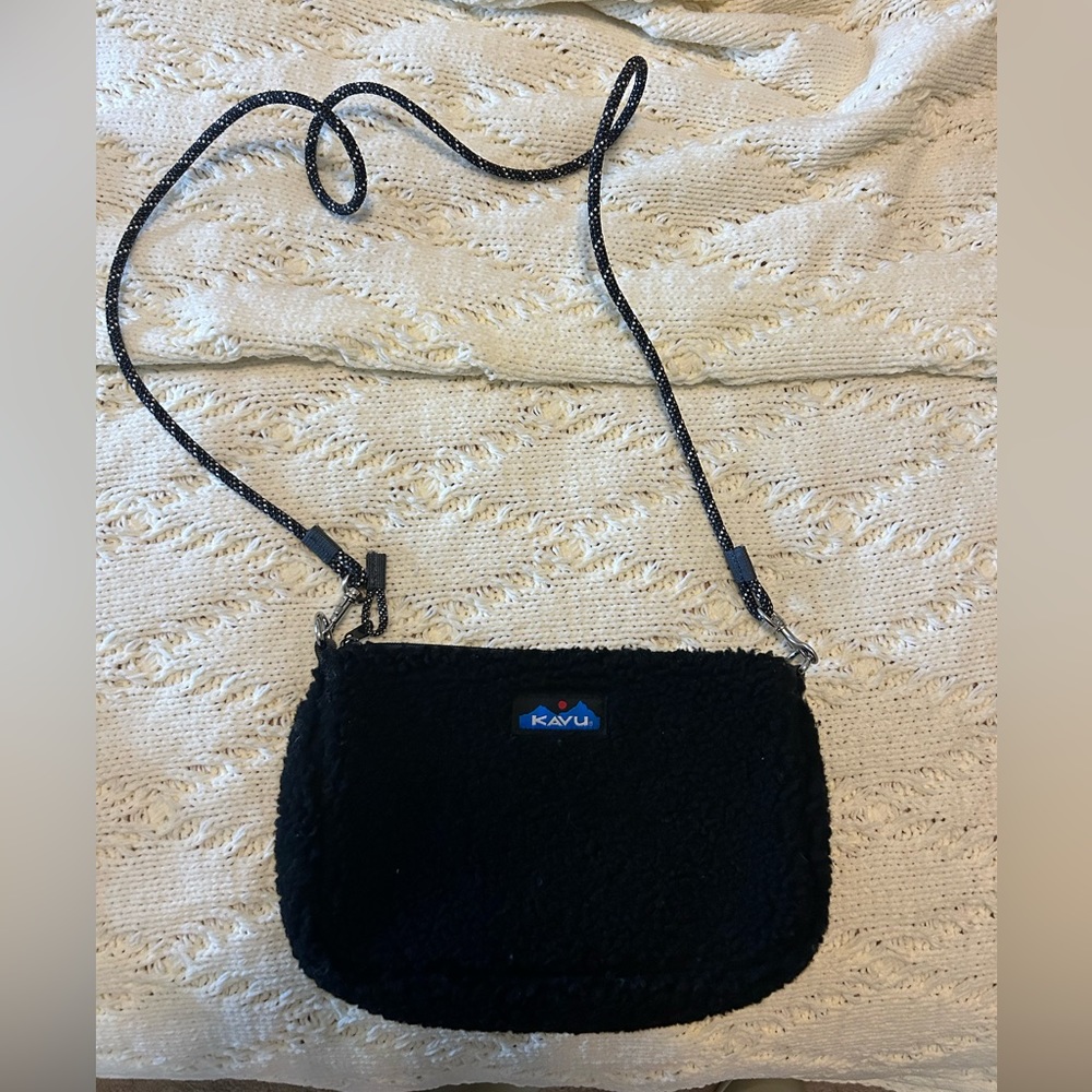 Kavu Black Sherpa Bag